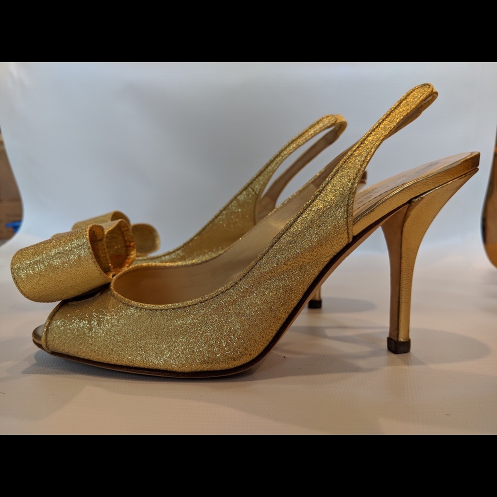 Kate Spade Slingback Gold peep toe. 7B